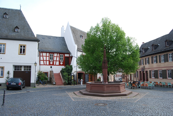 Oestrich-marktplatz2